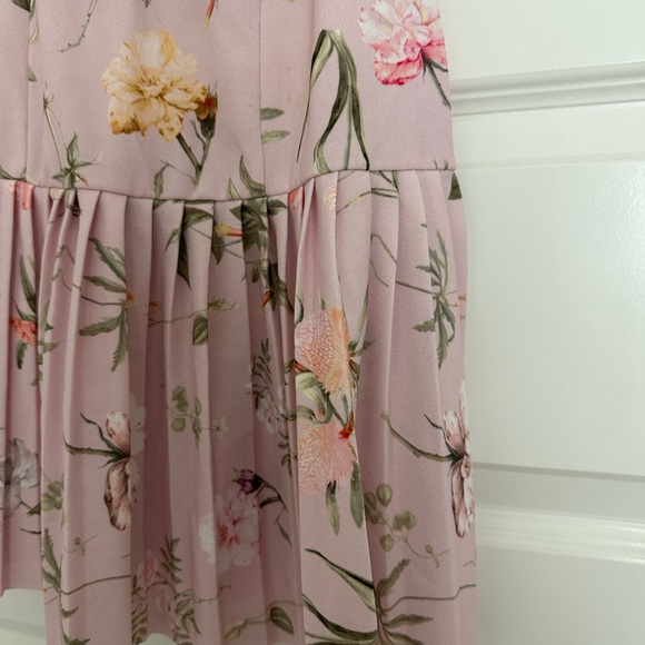 Asos pleated floral dress - Picture 2 of 6